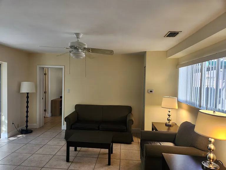 2310 Dewey St — Photo 7