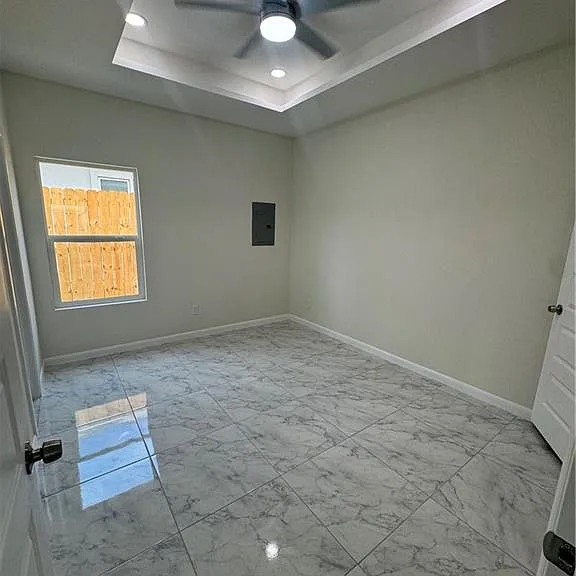 5808 Notre Dame Ave #3 — Photo 8