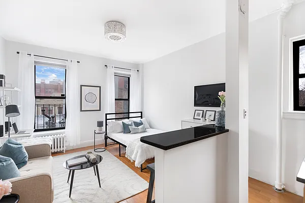 Sold by Compass | media 9