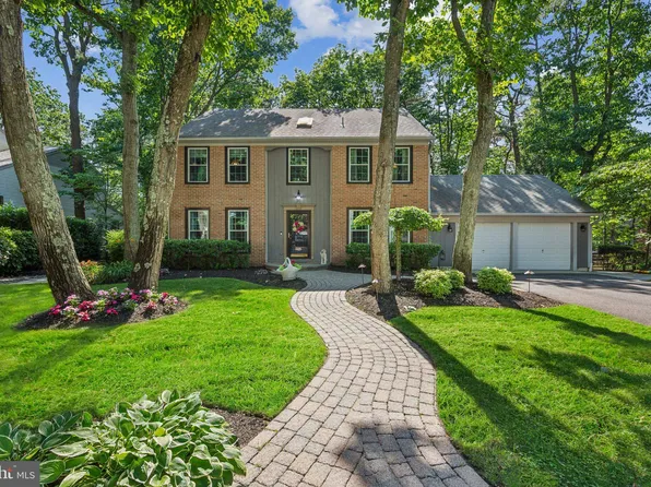 10 Kings Croft Ln, Voorhees, NJ 08043