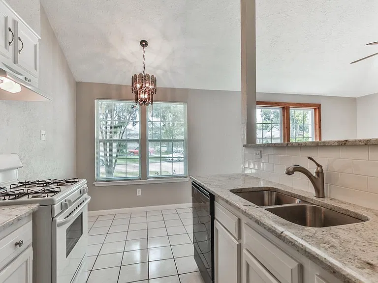 5145 Beaverhollow Dr — Photo 9
