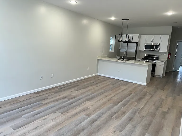 167 Temple St #1 — Photo 4