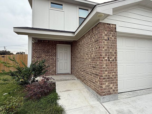 3rd image of 304 Agua Chiquita Ct #A/b