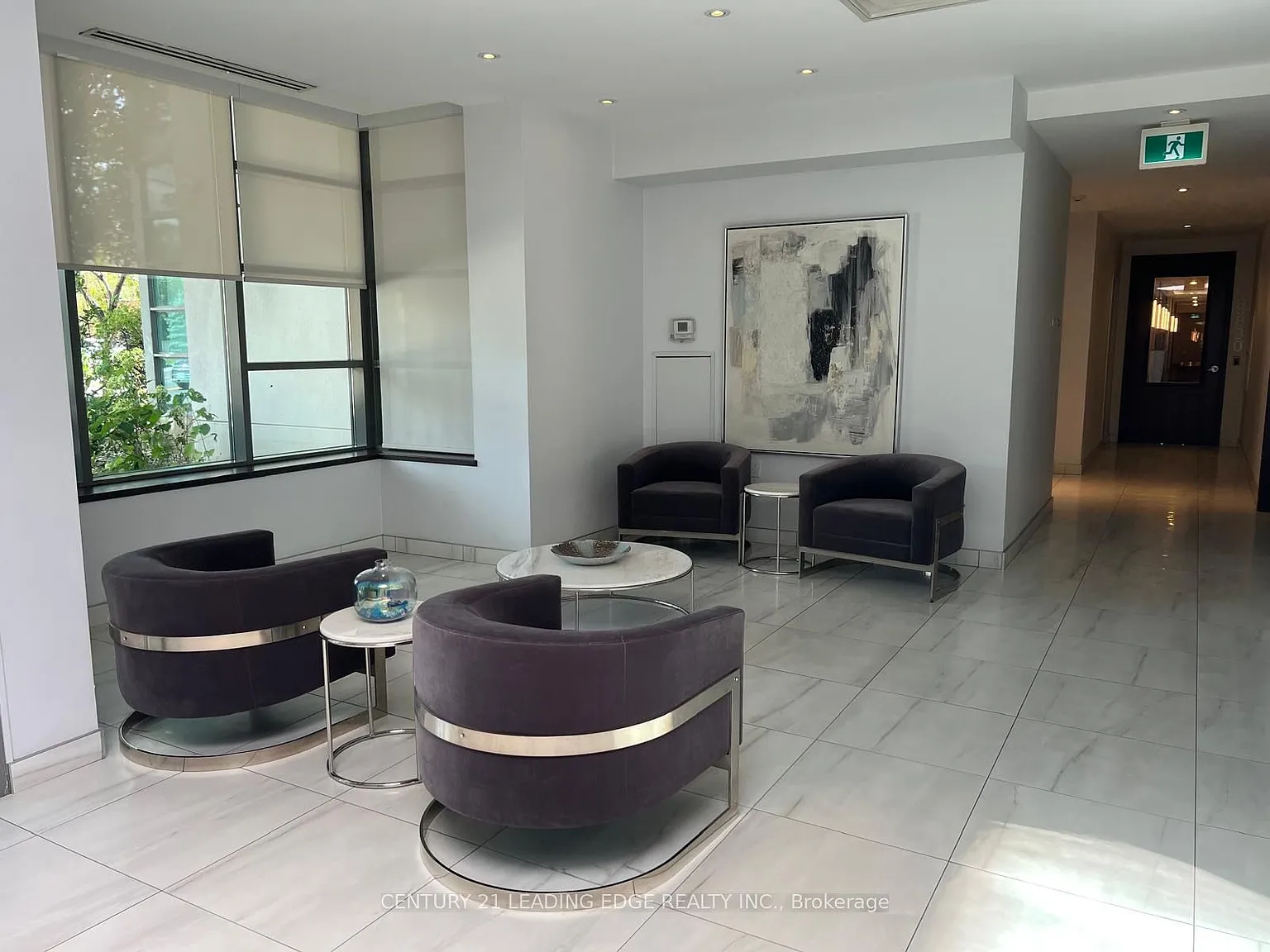 Viva Condos — Photo 3