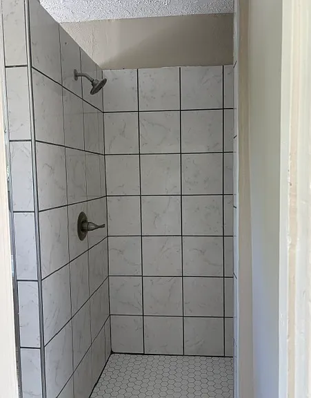 416 W 6th St #6 — Photo 9