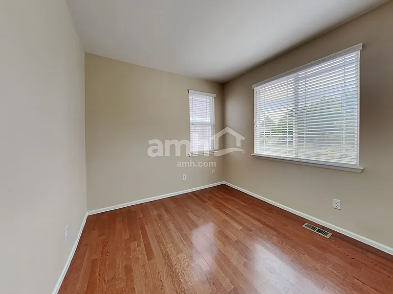 1556 S Catawba Cir — Photo 14