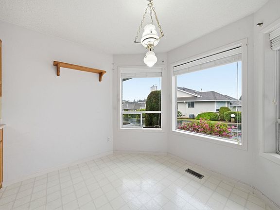 4th image of 32615 Murray Ave #25