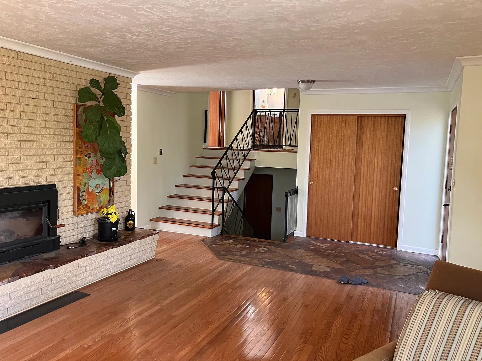 3 bed, 2200 sqft, $2,950 — Photo 3