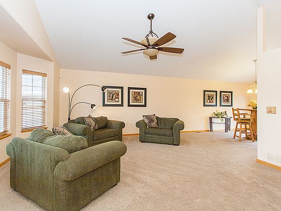 5th image of 220 Rock Bridge Dr