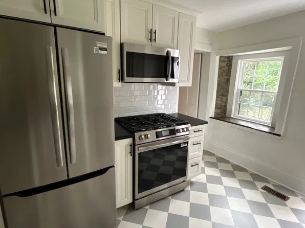 369 Byram Kingwood Rd #369, Frenchtown, NJ 08825