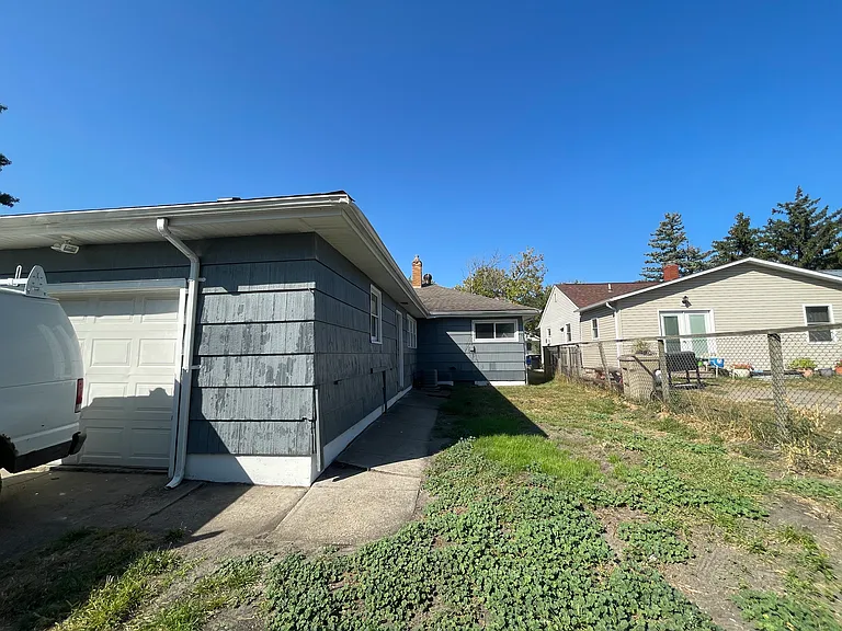 818 S Dundee St — Photo 2