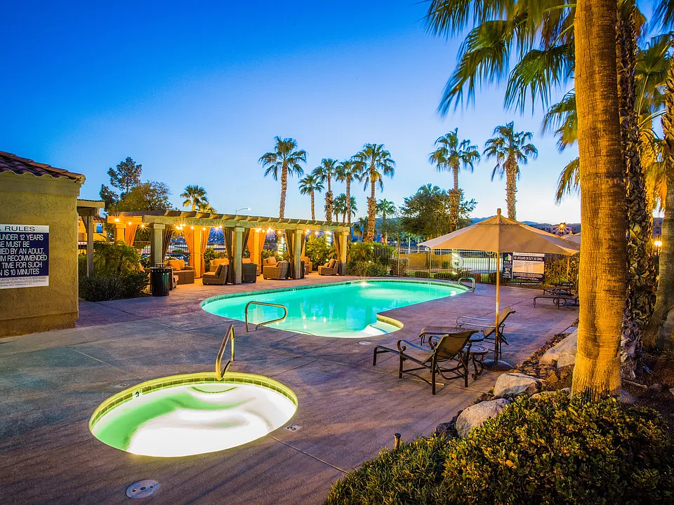 Year Round Hot Tub/ Spa