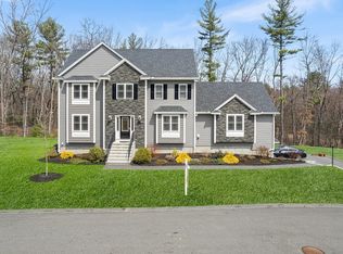 39 Fieldstone Ln, Billerica, MA 01821