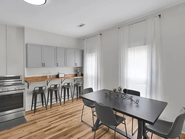 521 E Water St #2 — Photo 2