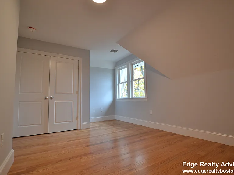 18 Murdock St #10 — Photo 9