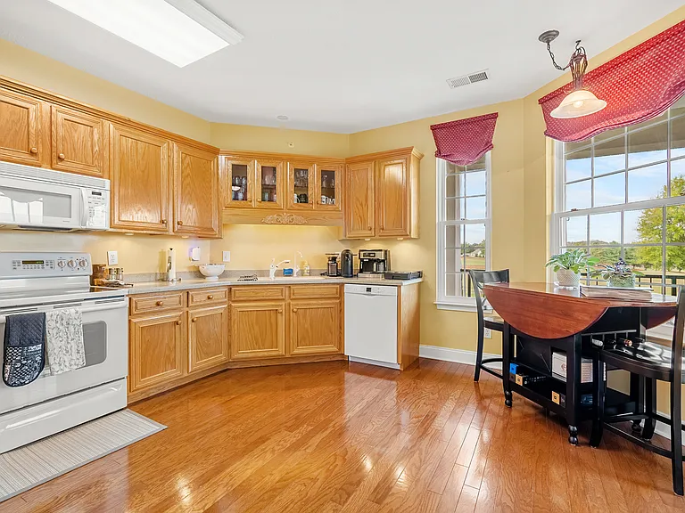 545 Rarity Bay Pkwy #206 — Photo 8