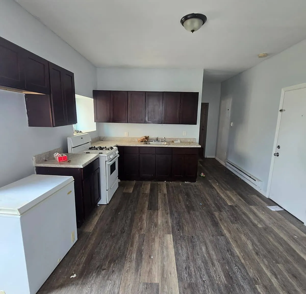 3 bed, $2,250 — Photo 2