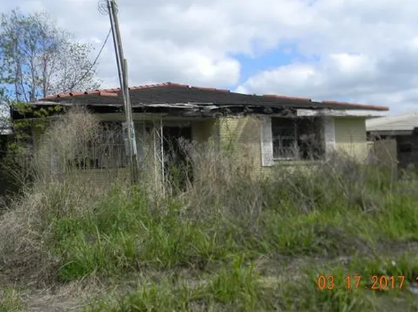 4943 Coronado Dr, New Orleans, LA 70127