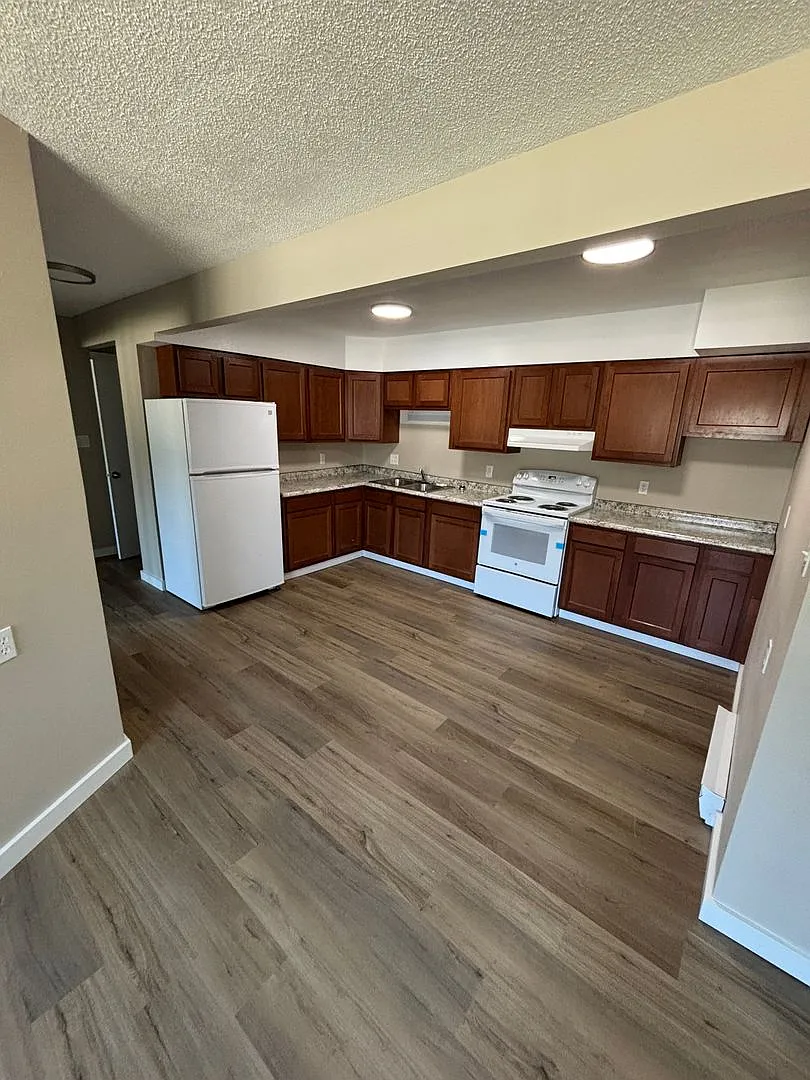 Fairview Apartments — Photo 1