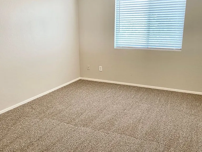 9820 W Pioneer St — Photo 28