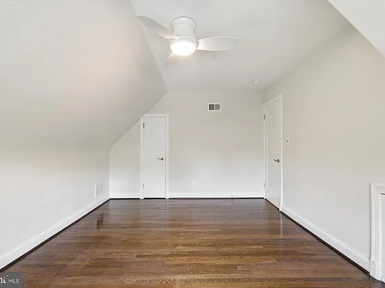 7825 Oldchester Rd — Photo 51