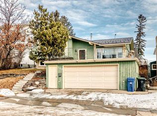 540 S Dalmeny Hl NW, Calgary, AB T3A 1T6