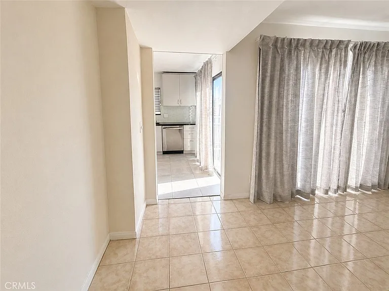 9131 Burnet Ave #10 — Photo 12