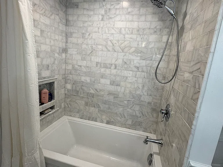 1037 Sauganash Dr — Photo 9