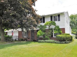 19 Hanford Way, Fairport, NY 14450