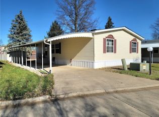 27202 Cook Rd UNIT 100, Olmsted Twp, OH 44138