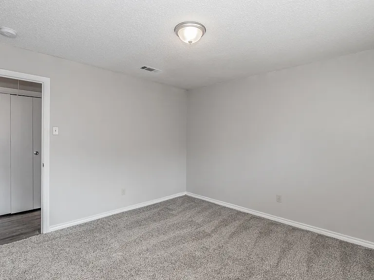 3008 Apple Valley Dr — Photo 31