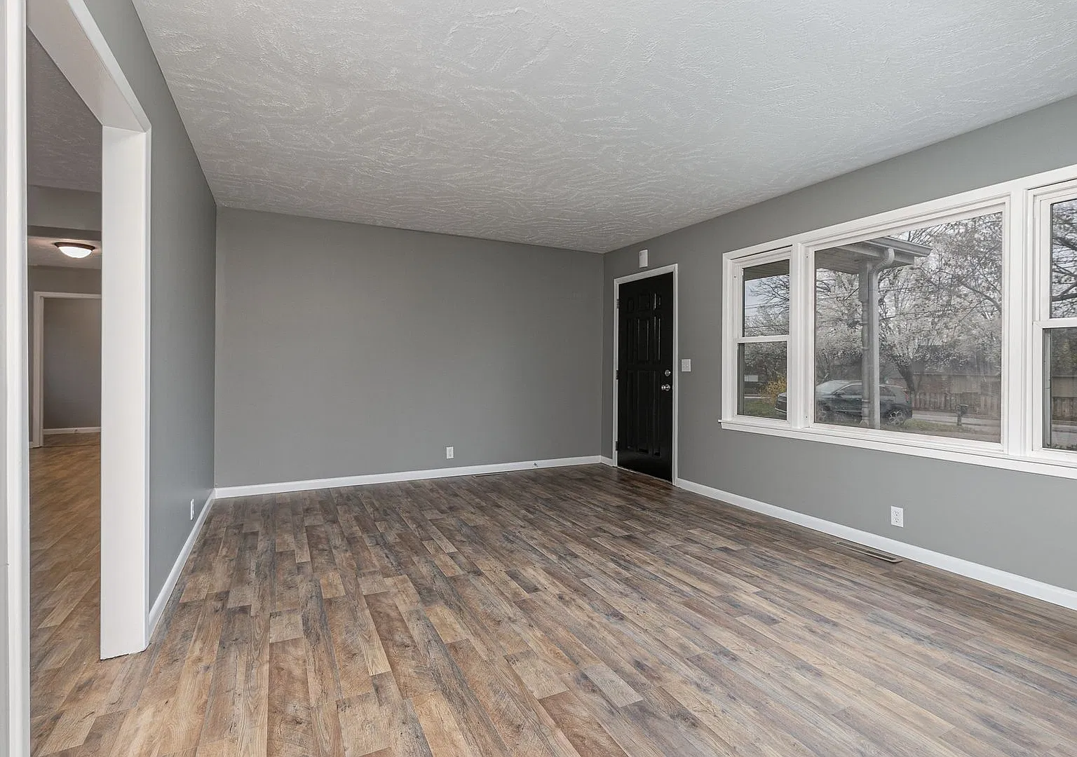 South Springfield Home (Kickapoo And Cherokee Schools) -- 3 Bed | 1.5 Bath | 2 Car Garage -- Larg... — Photo 4