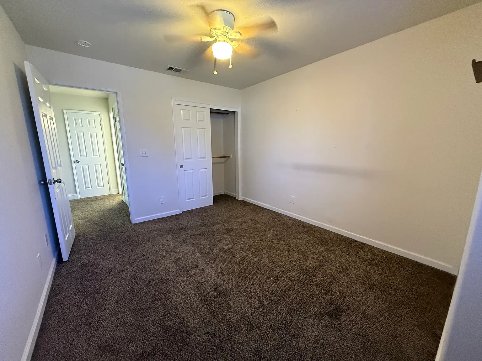 3 bed, 1342 sqft, $2,300 — Photo 4