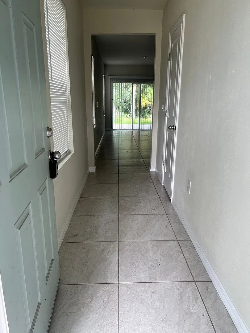 Beautiful 4-Bedroom Home in Cypress Hammock Kissimmee, FL — Photo 3