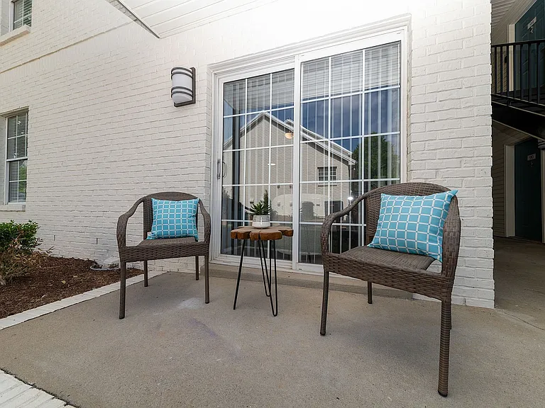Private balcony/patio