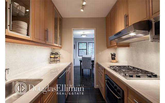 Sold by Douglas Elliman | media 10
