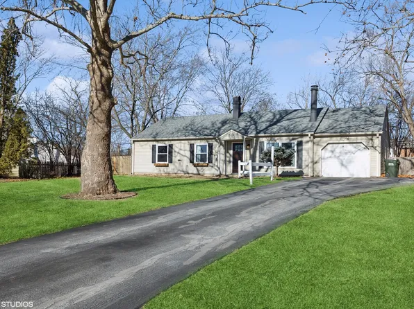 535 Hazelwood Ln, Glenview, IL 60025