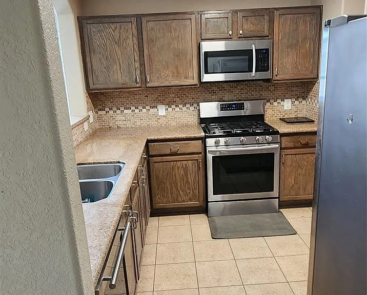 8830 Summerset Meadow Ct — Photo 12