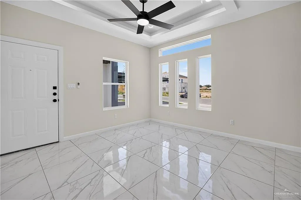 3 bed, 2.0 bath, 1150 sqft, $1,400 — Photo 3