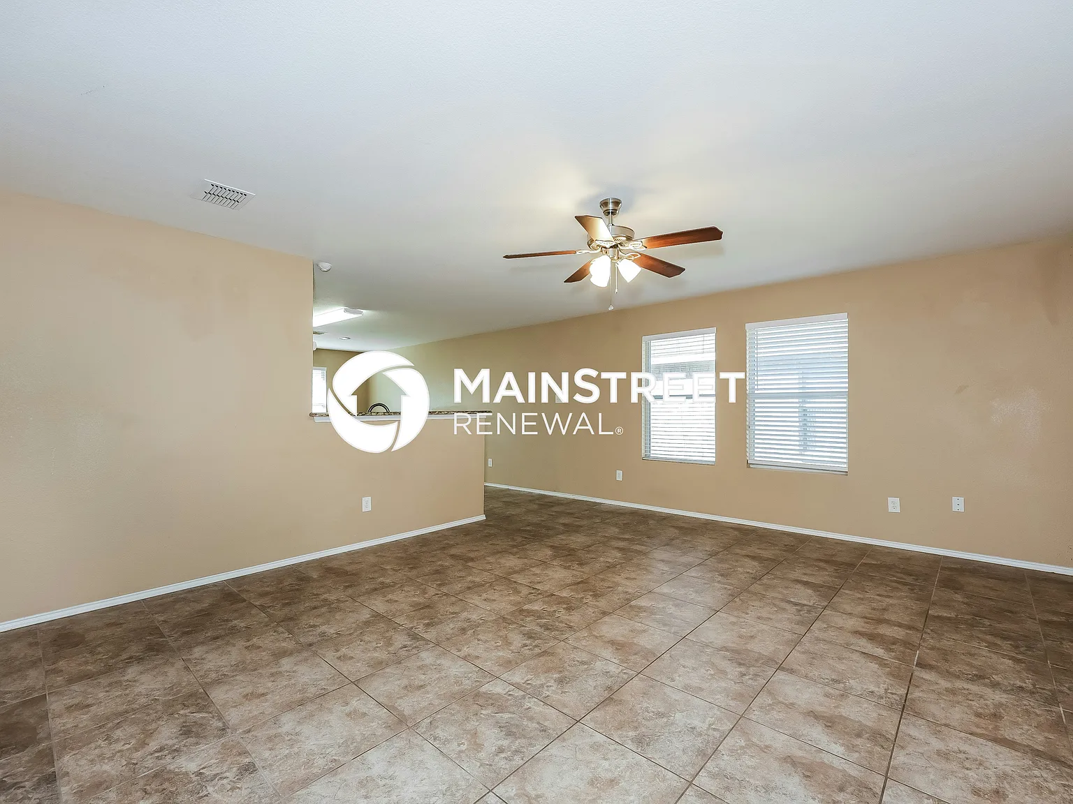 1420 Castle Ridge Rd — Photo 3