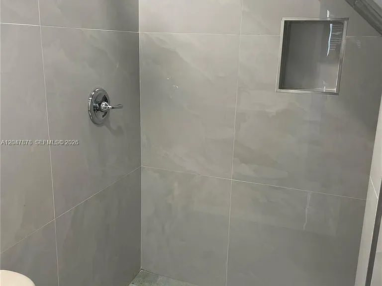 2352 SW 26th Ln — Photo 8