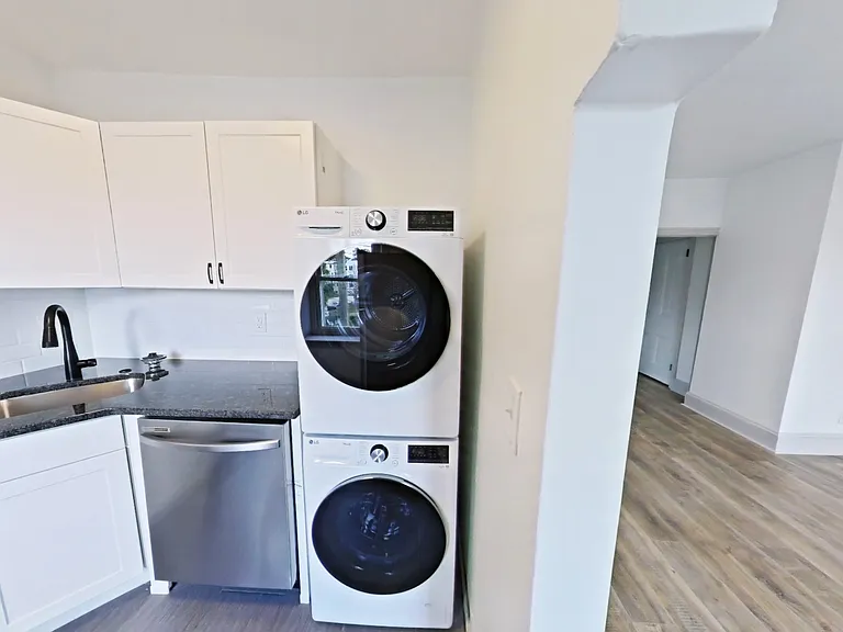 355 Lyceum Ave #3 — Photo 6