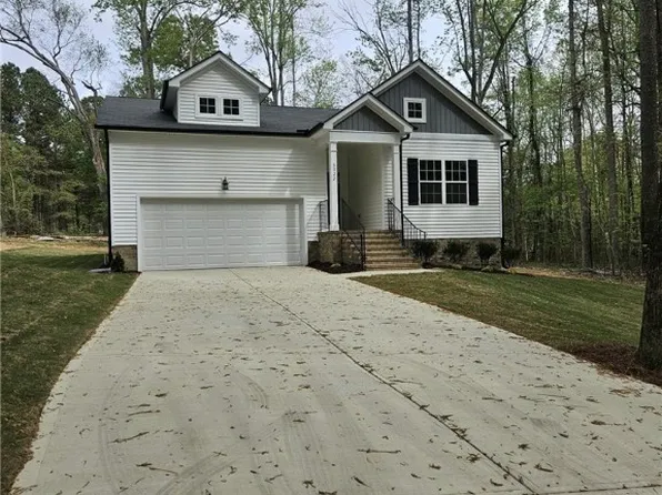 8022 Royal Dr, Sanford, NC 27332