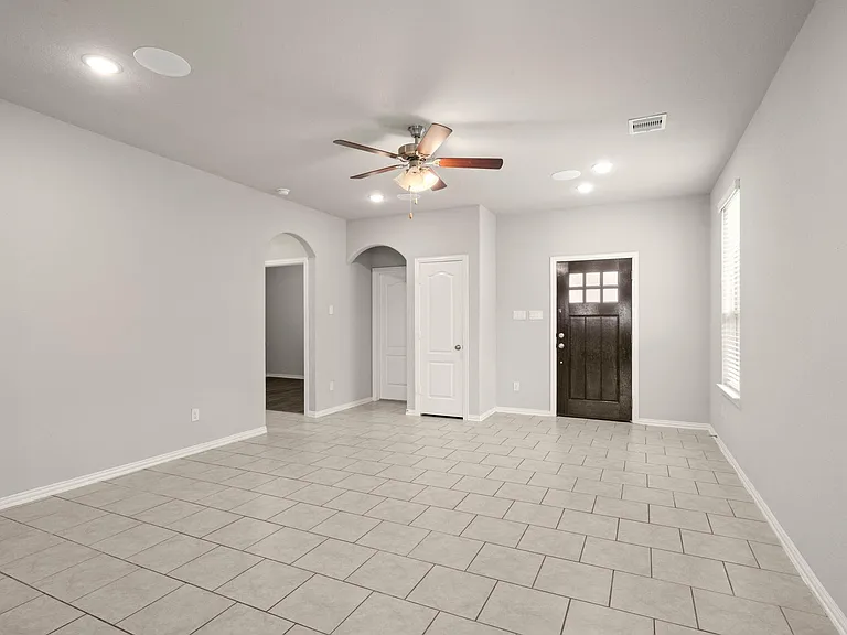 7446 French Quarter Ct — Photo 6