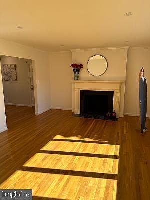 4th image of 6420 Noble Dr