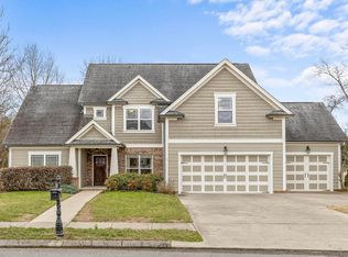 8334 Front Gate Cir, Ooltewah, TN 37363