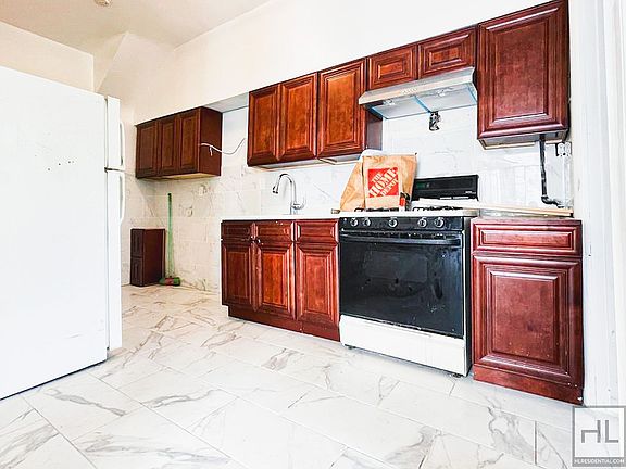 3rd image of 35-50 34th St #1