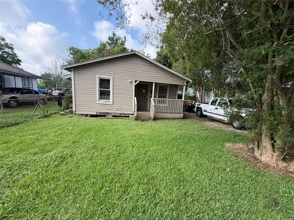 4418 Davenport St, Houston, TX 77051