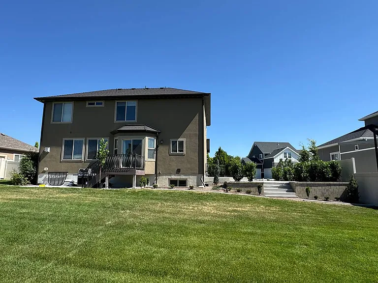698 S Lake View Dr #B — Photo 36