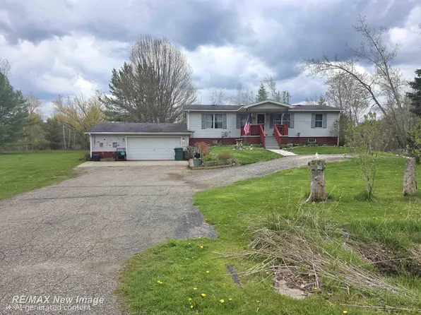 7469 Highland Dr, Alger, MI 48610